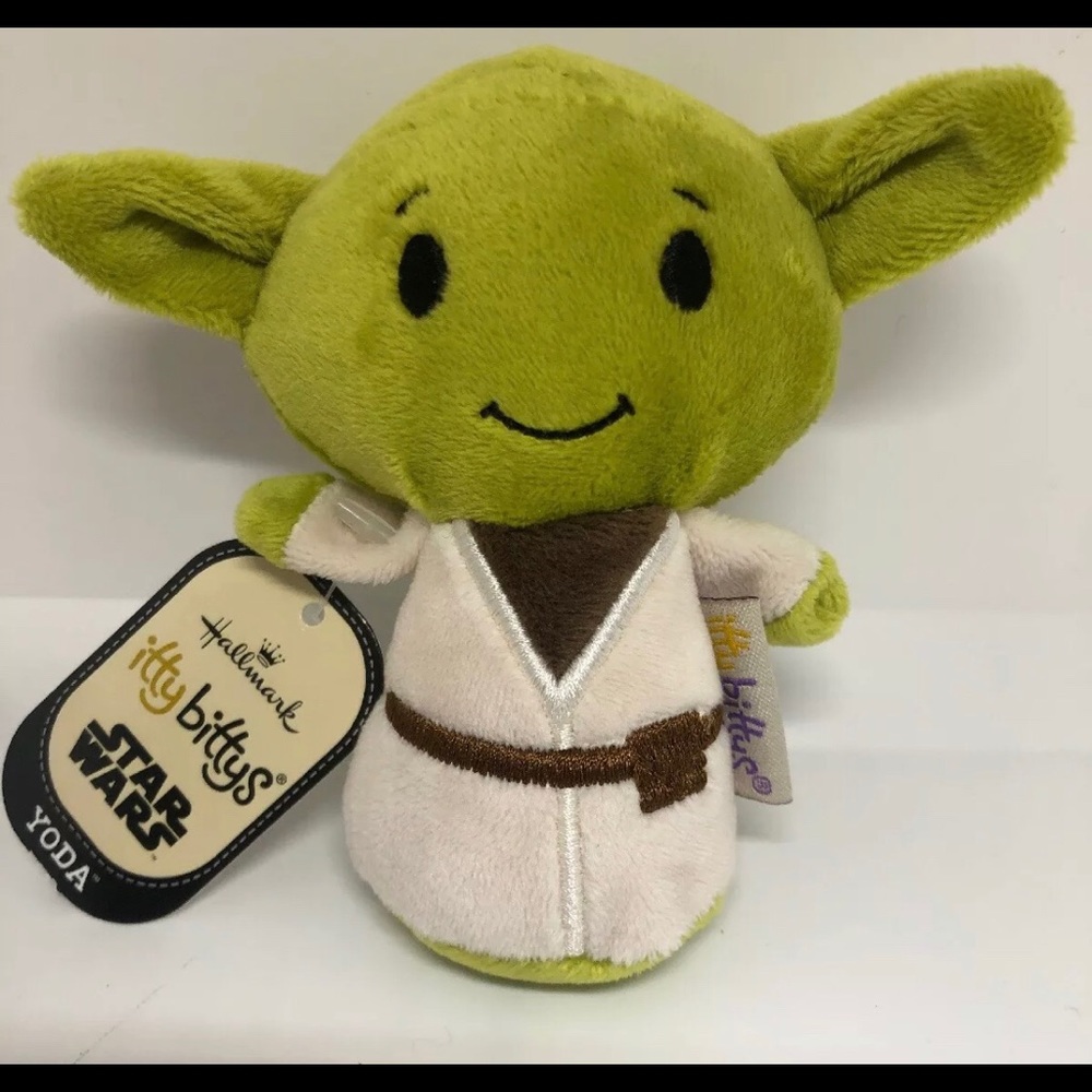 Hallmark itty bitty yoda Star Wars the mandalorian